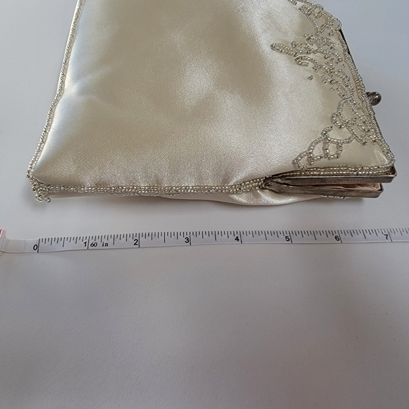 NWT Frame Satin Beaded Kiss Clasp Bag - Picture 8 of 11
